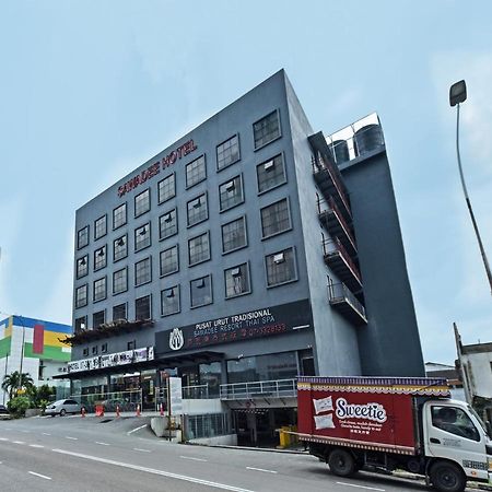 Capital O 90130 Sawadee Hotel جوهر بهرو المظهر الخارجي الصورة