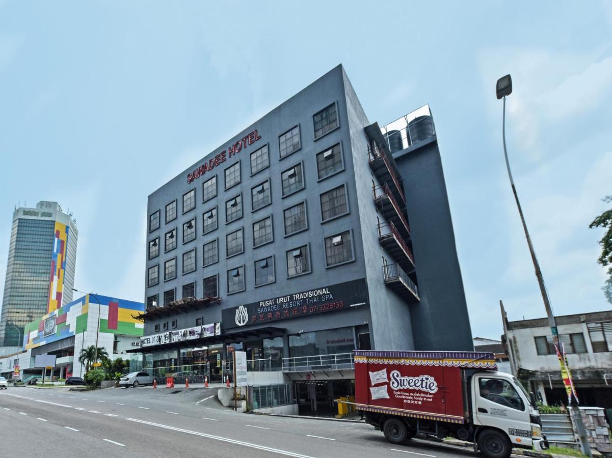 Capital O 90130 Sawadee Hotel جوهر بهرو المظهر الخارجي الصورة