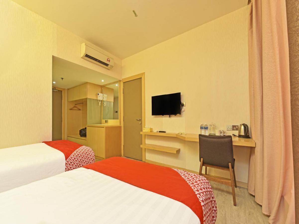Capital O 90130 Sawadee Hotel جوهر بهرو المظهر الخارجي الصورة
