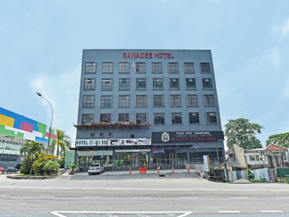 Capital O 90130 Sawadee Hotel جوهر بهرو المظهر الخارجي الصورة