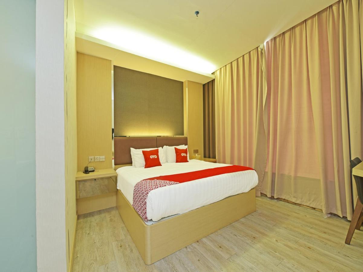 Capital O 90130 Sawadee Hotel جوهر بهرو المظهر الخارجي الصورة